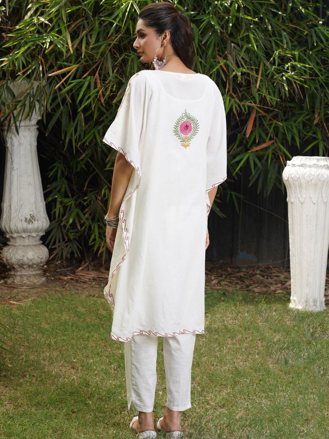 House of Chikankari Women Floral Embroidered Thread Work Indie Florals Crepe Kaftan Kurta