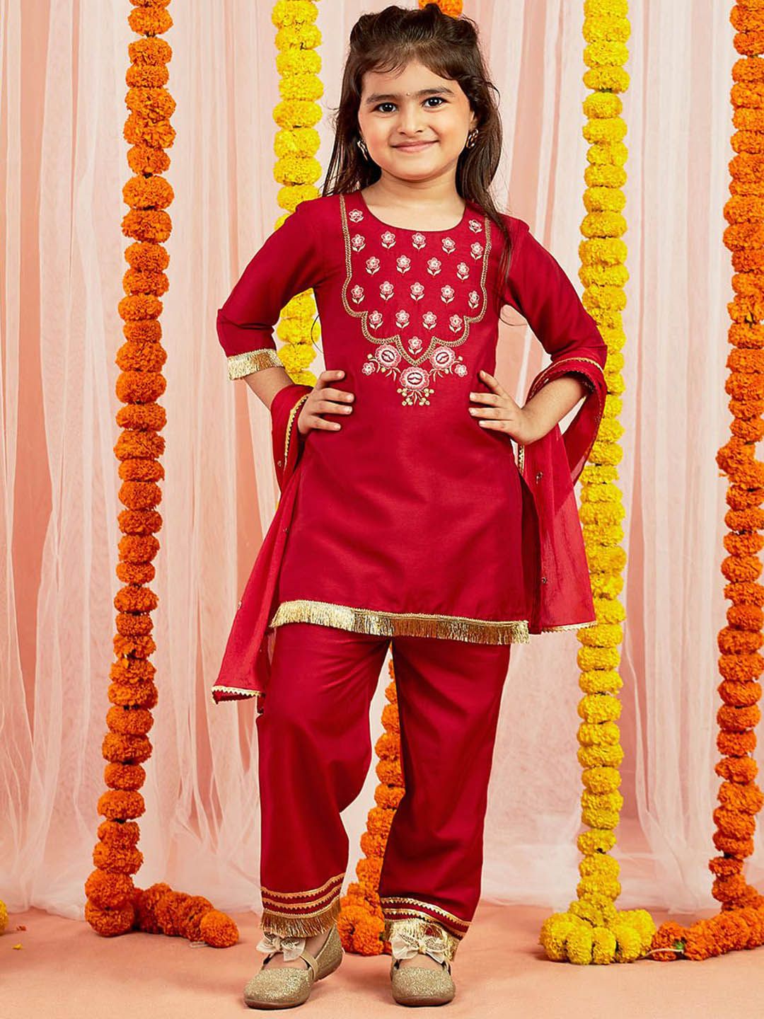 VASTRAMAY Girls Floral Embroidered Thread Work Kurta With Trousers & Dupatta