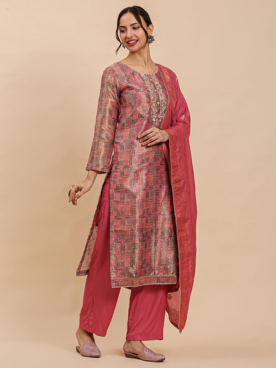 Mamicha Women Self Design Round Neck Kurti With Trousers And Dupatta