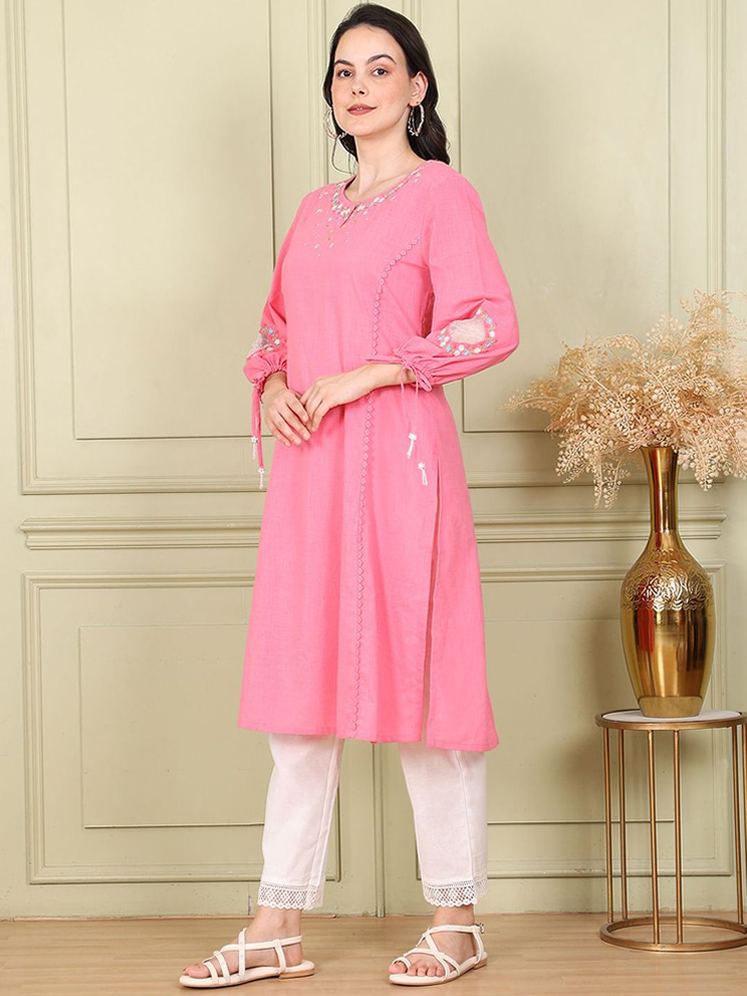 W Women Embroidered Flared Sleeves Thread Work Kurta