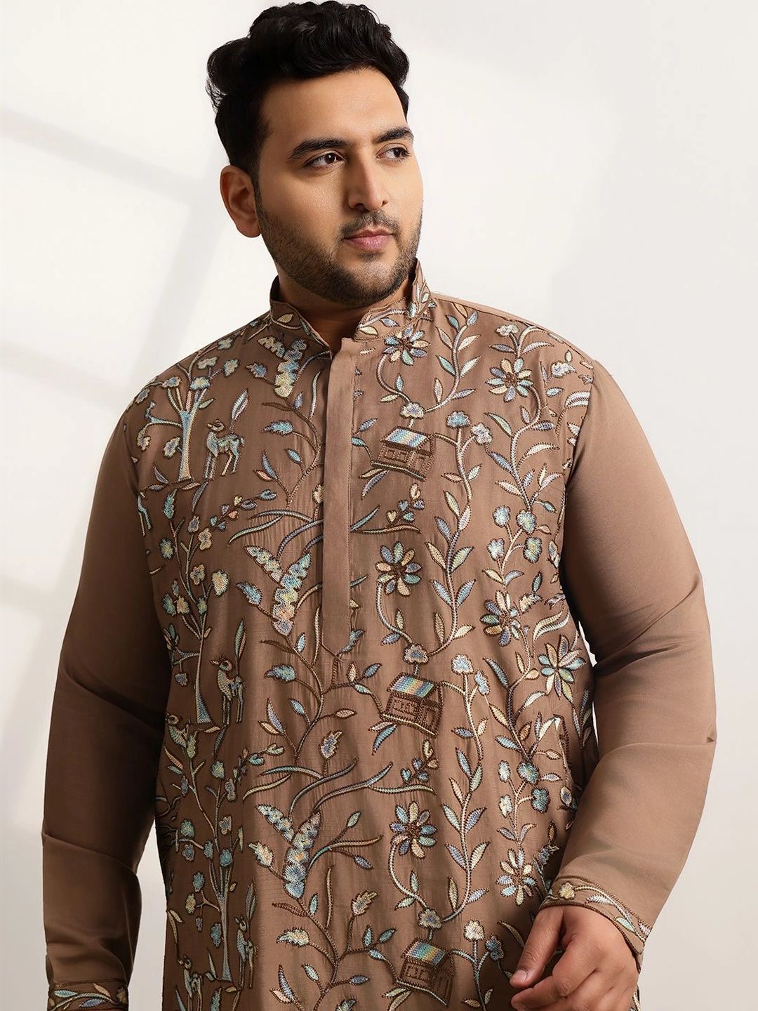 SOJANYA PLUS Men Floral Embroidered Regular Thread Work Kurta with Pyjamas