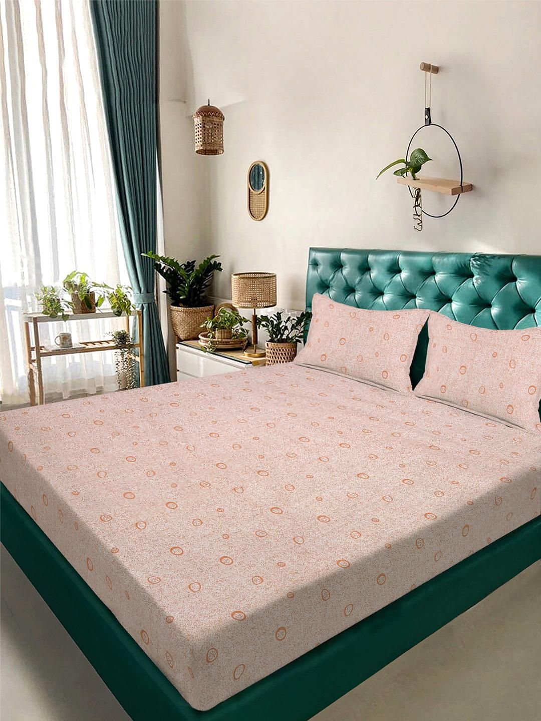 KLOTTHE Orange & White Geometric 300 TC King Bedsheet with 2 Pillow Covers