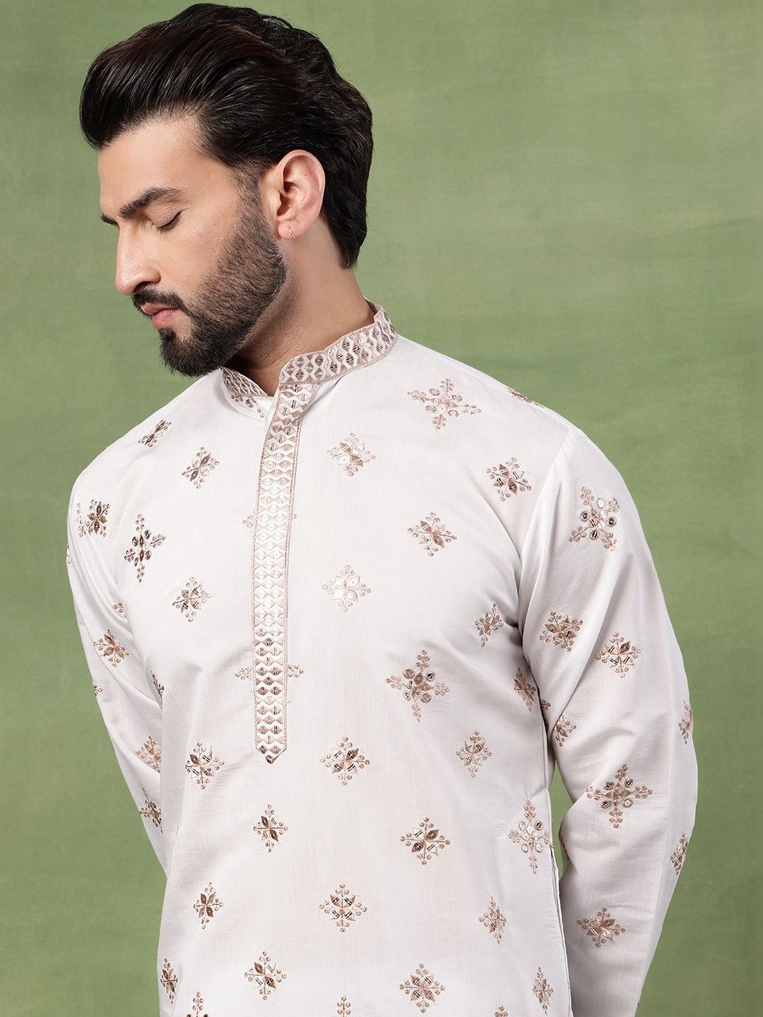 SOJANYA Men Bandhani Embroidered Mirror Work Kurta