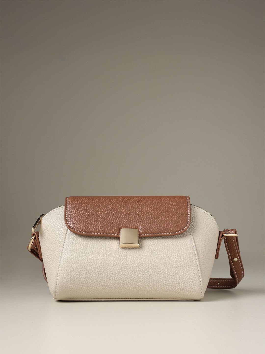 Lino Perros Women Swagger Sling Bag