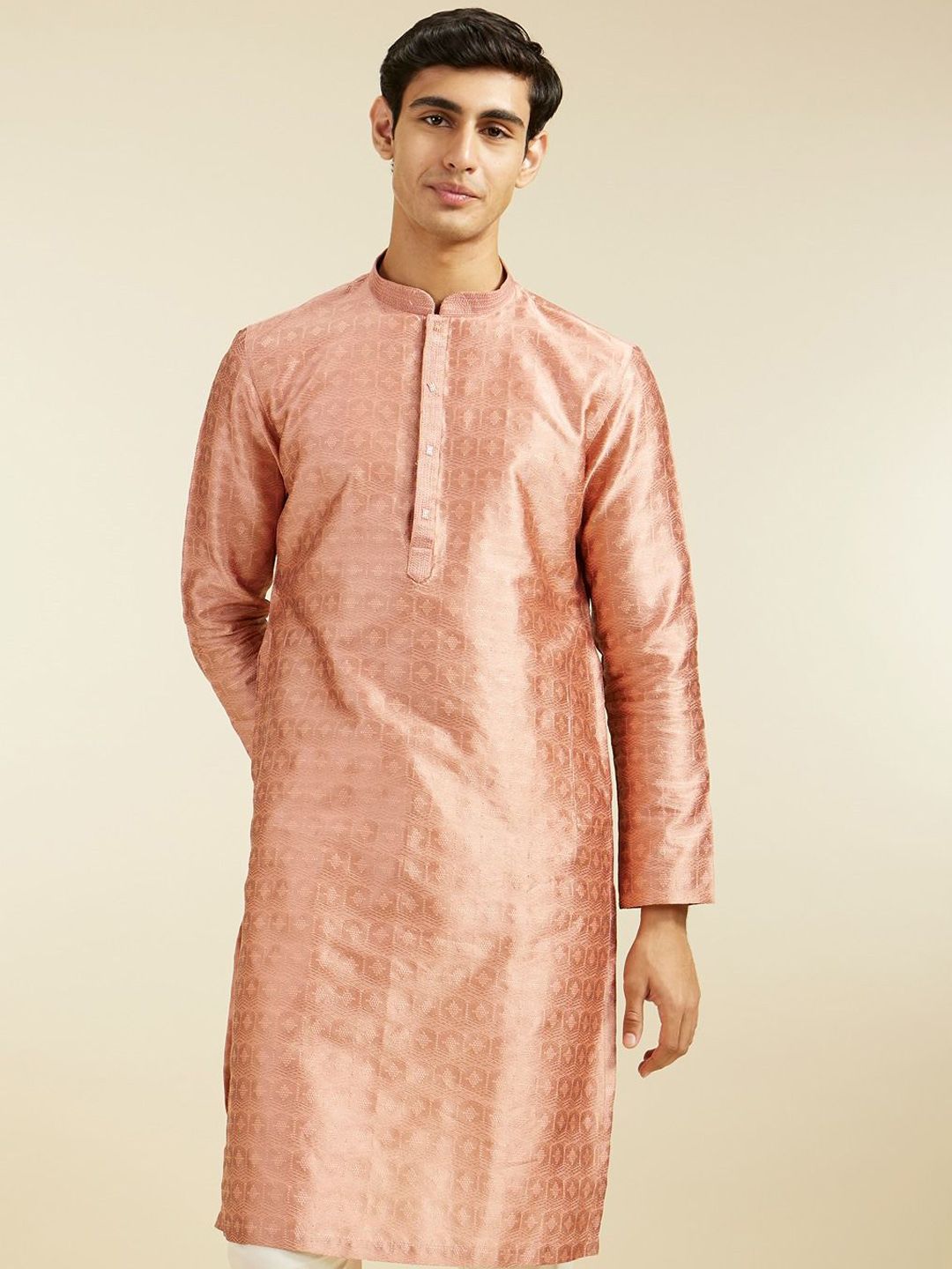 Diwas oleh Manyavar Geometric Woven Design Thread Work Art Silk Kurta Lurus