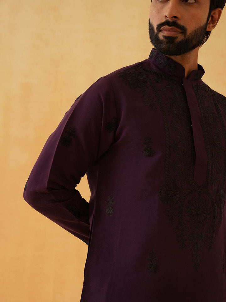 SOJANYA LUXE Motif Etnik Benang Bersulam Bekerja Kurta Lurus Dengan Seluar