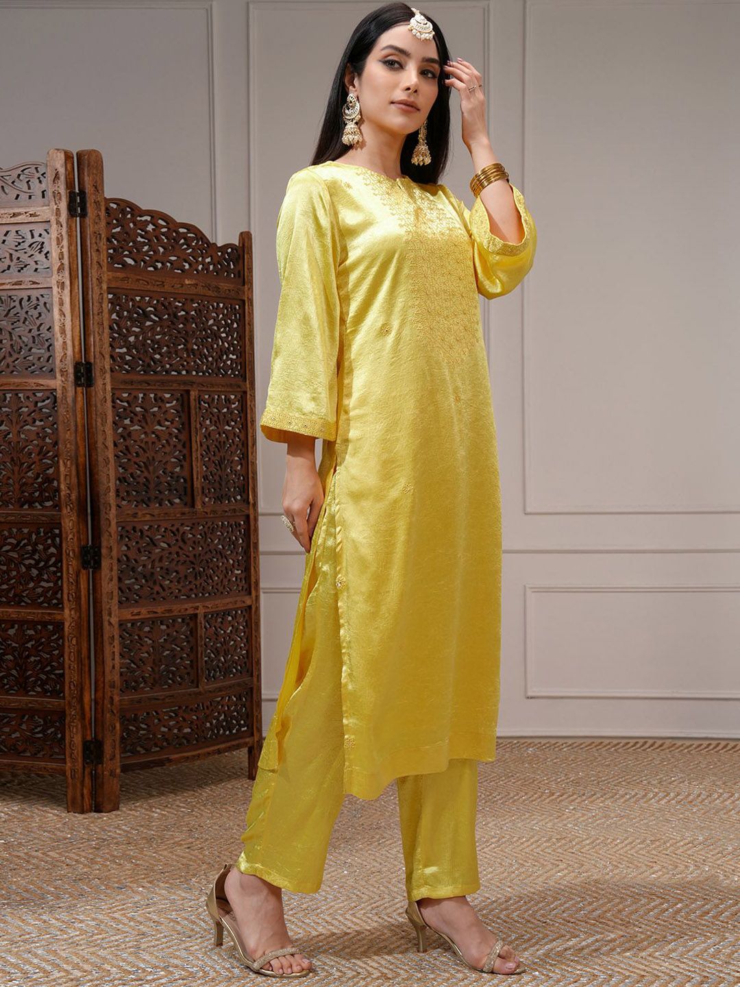 Vishudh Women Lime Embroidered Straight Kurta with Regular Pants and Organza Dupatta