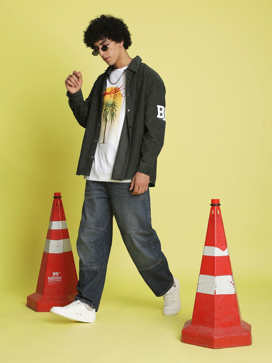 Bene Kleed Men Mid-Rise Tinted Baggy Cotton Jeans