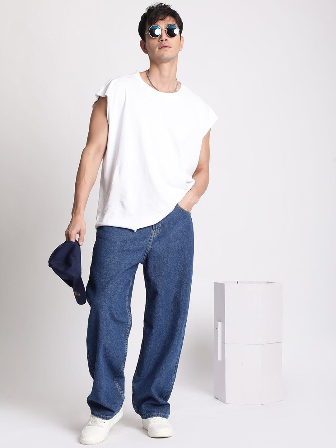 Bene Kleed Men Loose Balloon Fit High-Rise Jean