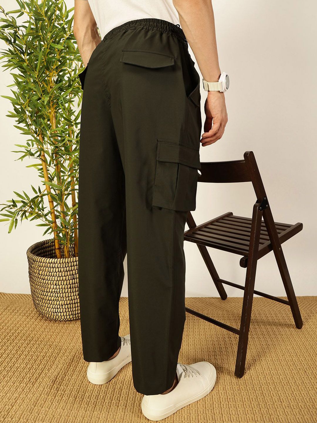 Thomas Scott Men Smart Loose Fit Mid-Rise Easy Wash Cotton Cargos Trousers