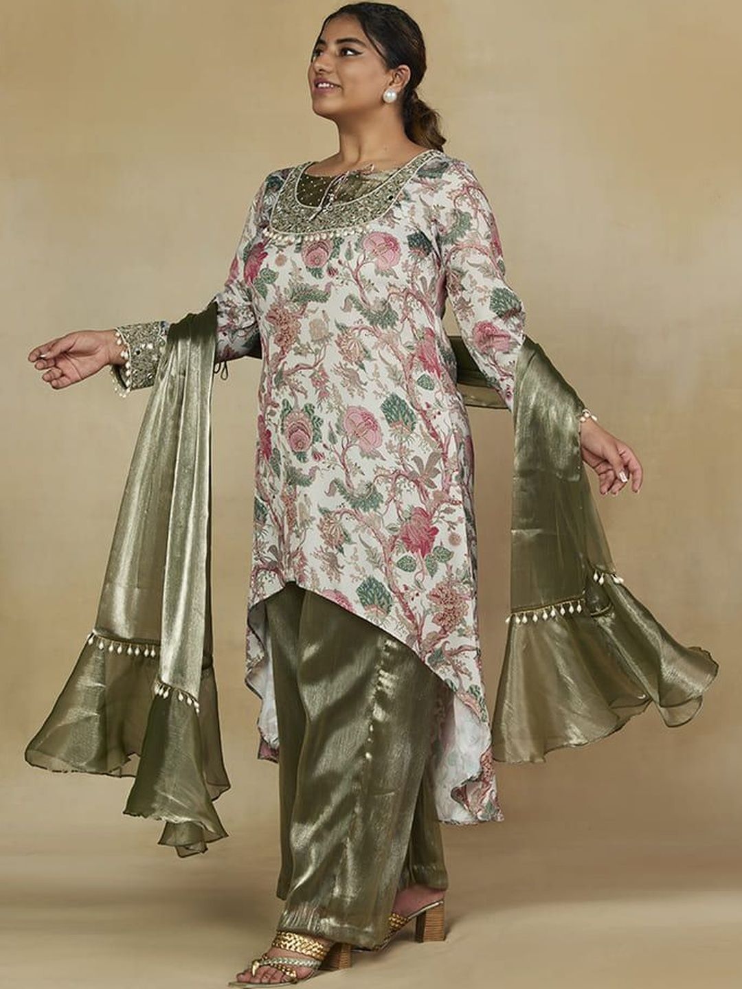 Mamicha Women Floral Printed Regular Beads and Stones Kurta with Palazzos & With Dupatta