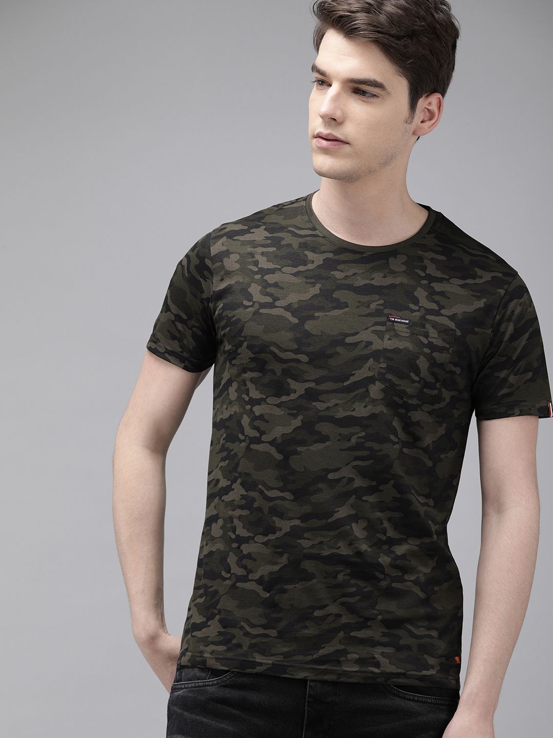 THE BEAR HOUSE Men Olive Green  Black Slim Fit Camouflage Printed Round Neck Pure Cotton T-shirt