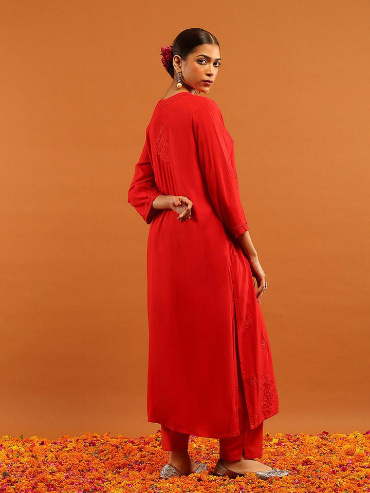 Rumah Wanita Chikankari Kurta Bersulam Chikankari Rayon Merah