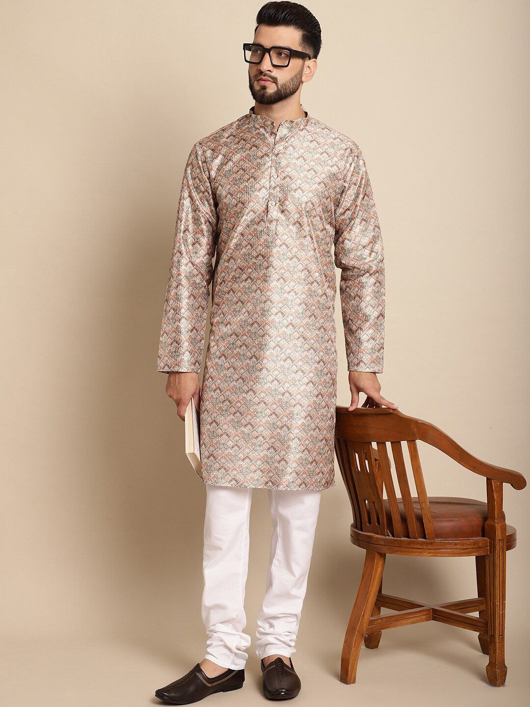 Motif Etnik Anouk Bercetak Kurta Sutera Jacquard dengan Churidar