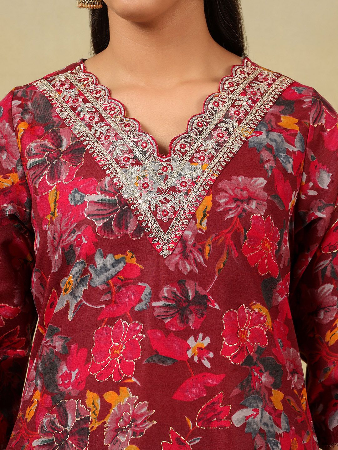 Mamicha Women Floral Printed Regular Thread Work Pure Cotton Kurta with Trousers & With Dupatta