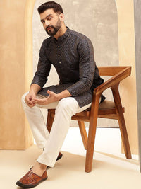 Anouk Kelabu Geometrik Bersulam Kolar Jalur Kurta Lurus