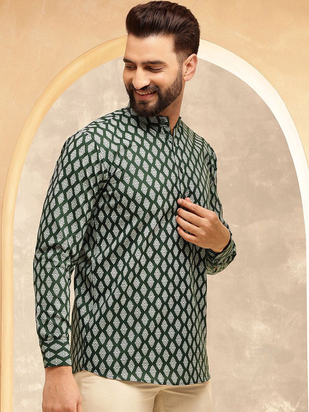 Kurta Pendek Kolar Jalur Bercetak Motif Etnik Hijau Anouk