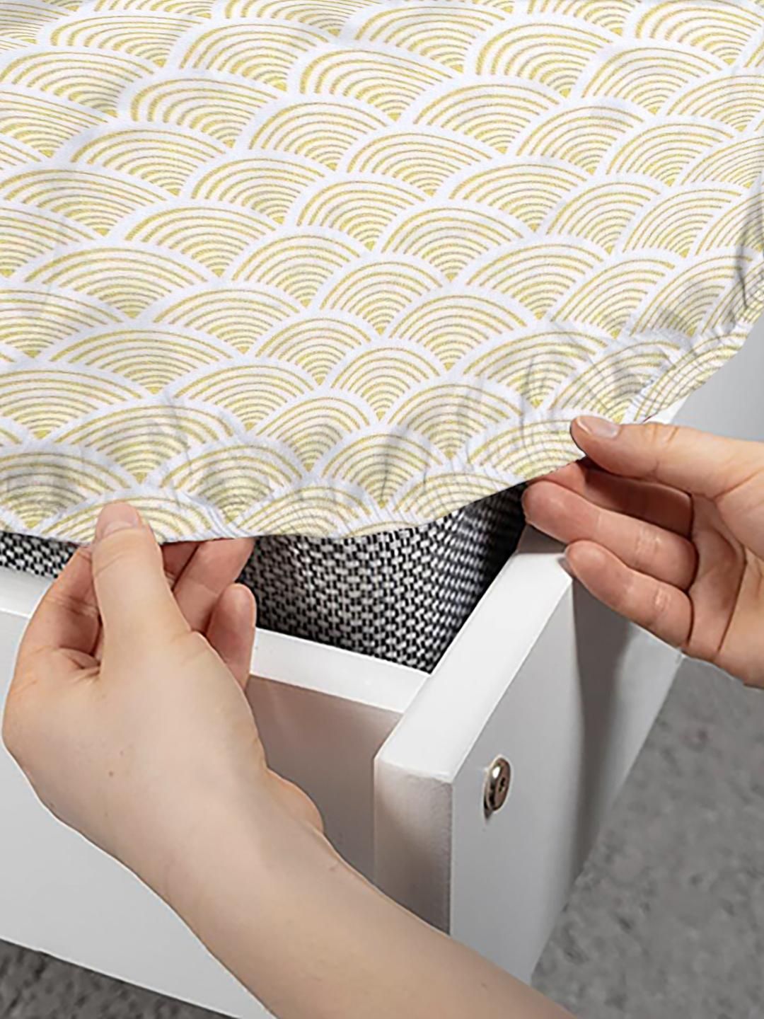 KLOTTHE Beige Geometric Printed Polycotton Fitted 300 TC Bedsheet & 2 Pillow Covers