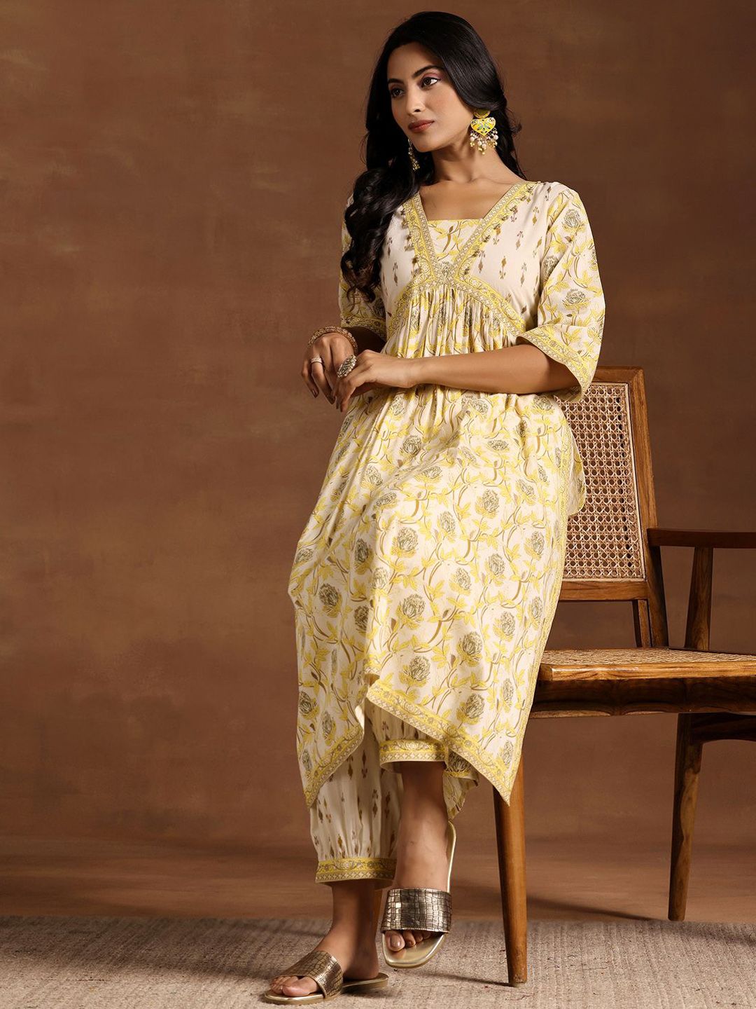 Libas Women Floral Printed Regular Beads and Stones Pure Cotton Kurta with Salwar