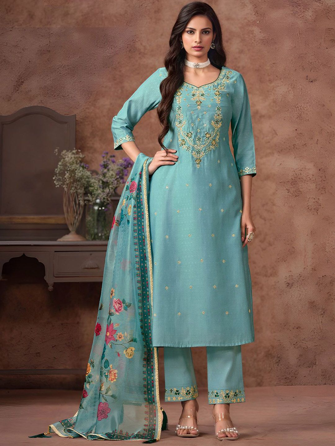 Varanga Women Floral Embroidered Regular Kurta with Trousers & With Dupatta