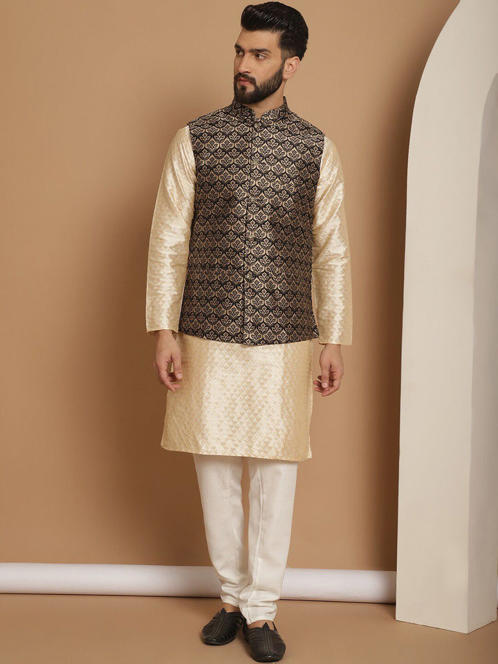 Motif Etnik Anouk Cetak Kurta Lurus Kolar Mandarin & Churidar Dengan Jaket Nehru