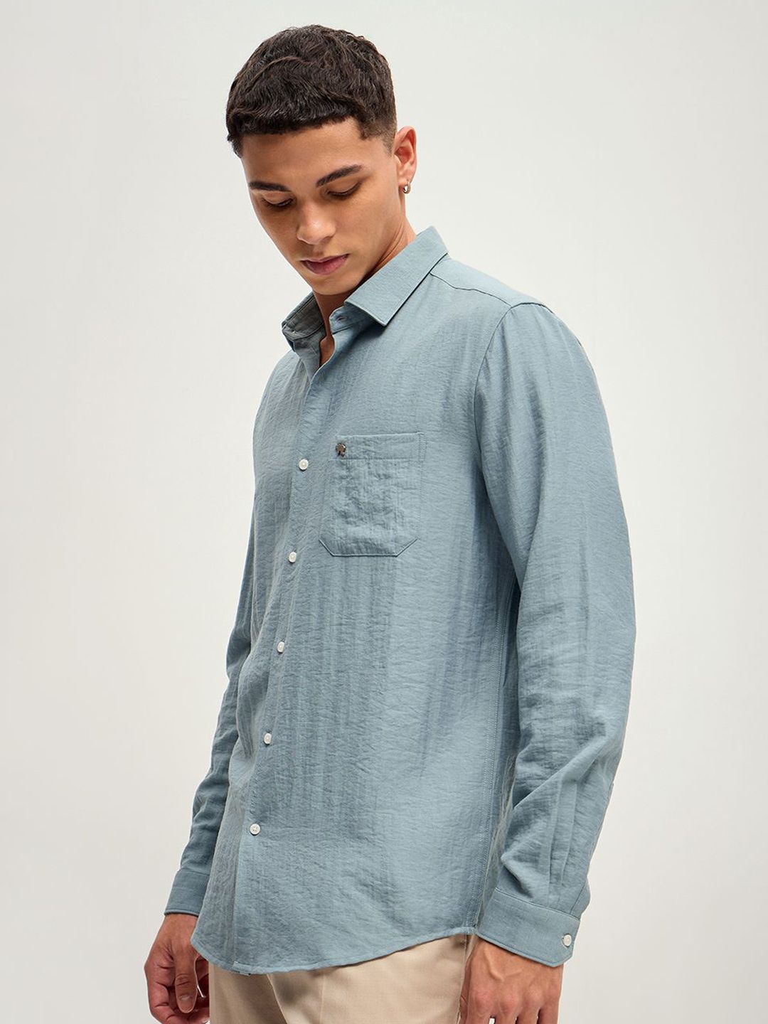 THE BEAR HOUSE Men Solid Slim Fit Casual Shirt