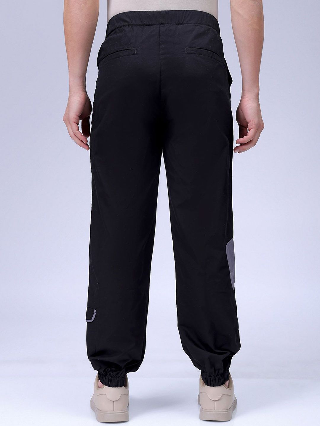 The Indian Garage Co Men Relaxed Fit Pure Cotton Utility Cargo Jogger