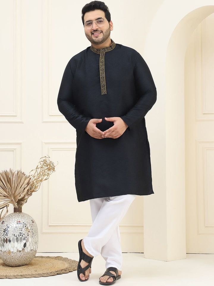 SOJANYA PLUS Mandarin Collar Straight Kurta with Pyjamas