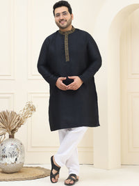 SOJANYA PLUS Mandarin Collar Straight Kurta with Pyjamas