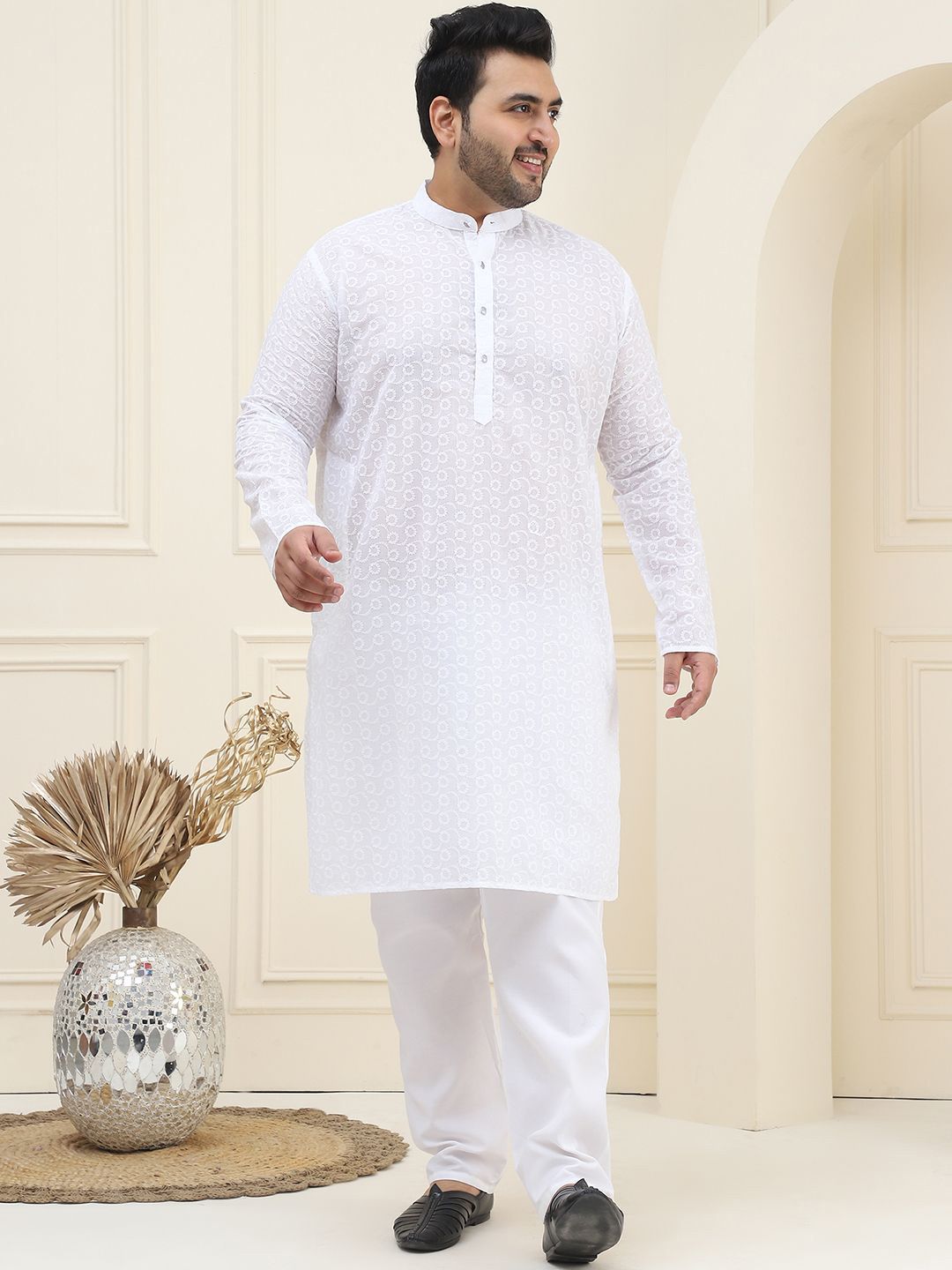 SOJANYA PLUS Plus Size Floral Embroidered Pure Cotton Straight Kurta with Pyjamas