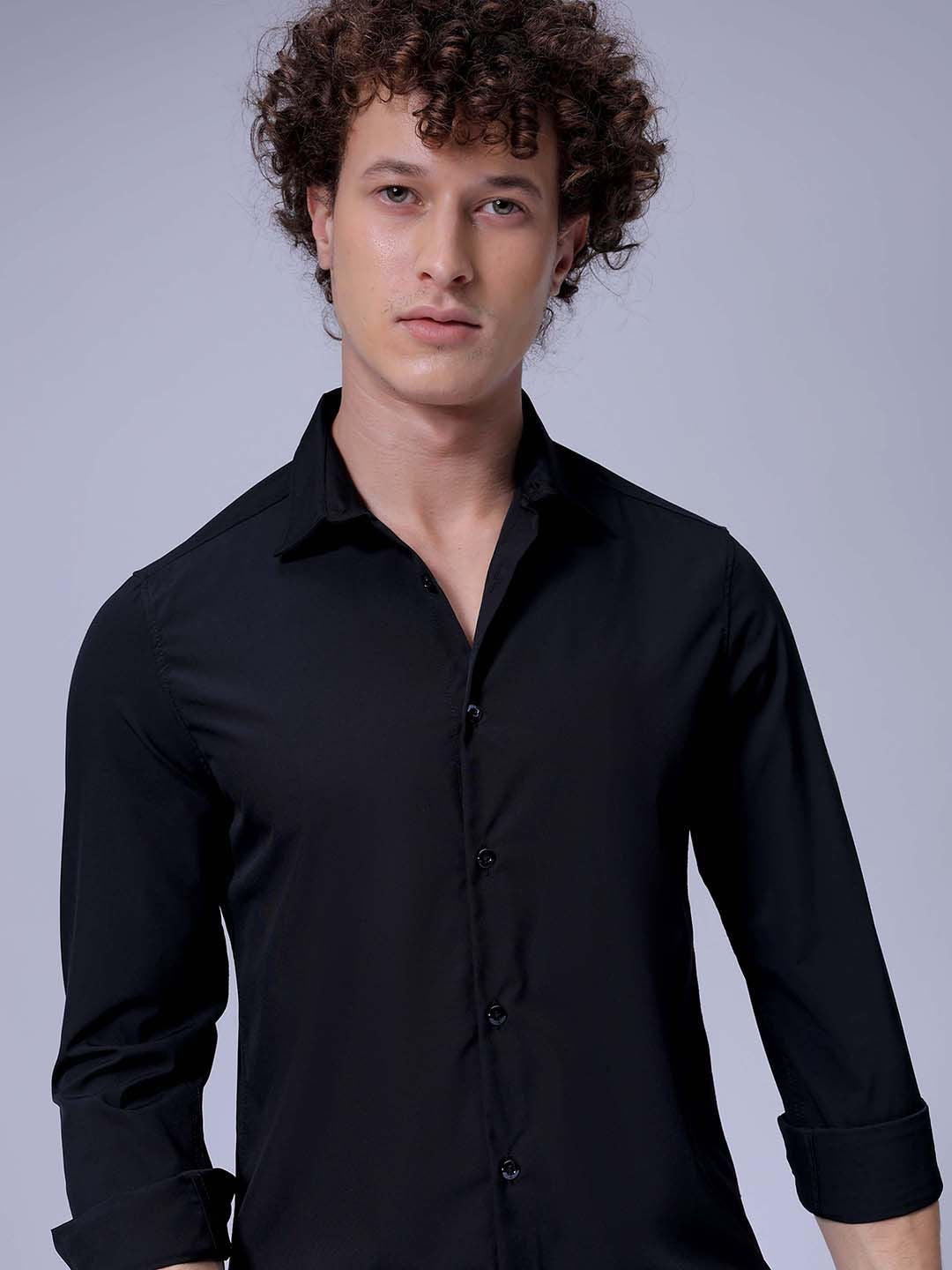 The Indian Garage Co Men Slim Fit Spread Collar Solid Casual Shirt
