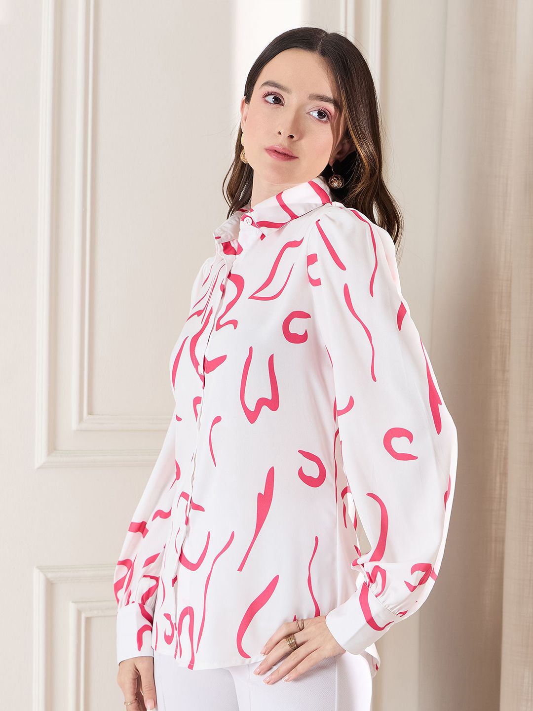 Berrylush Women Regular Fit Spread Collar Abstract Printed Casual Shirt