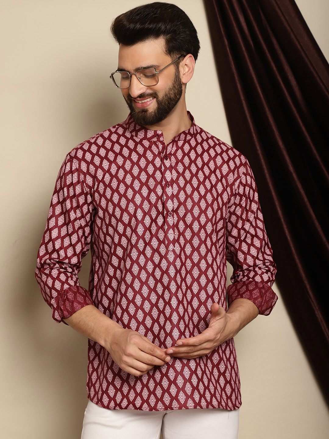 Kurta Pendek Kolar Jalur Bercetak Motif Etnik Maroon Anouk