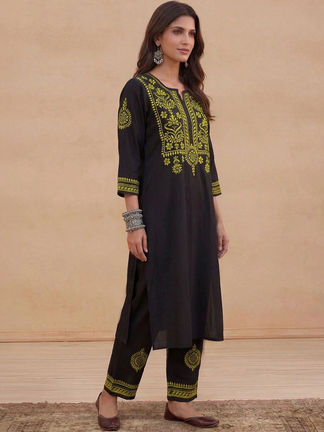 Rumah Chikankari Kurta Chikankari Biasa Wanita dengan Seluar