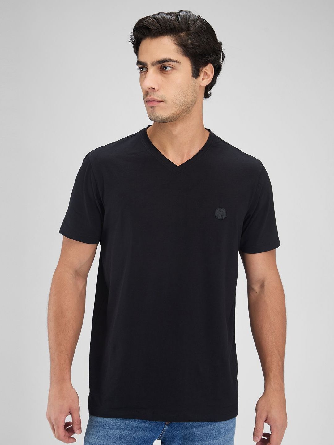 SPYKAR Men V-Neck Slim Fit T-shirt