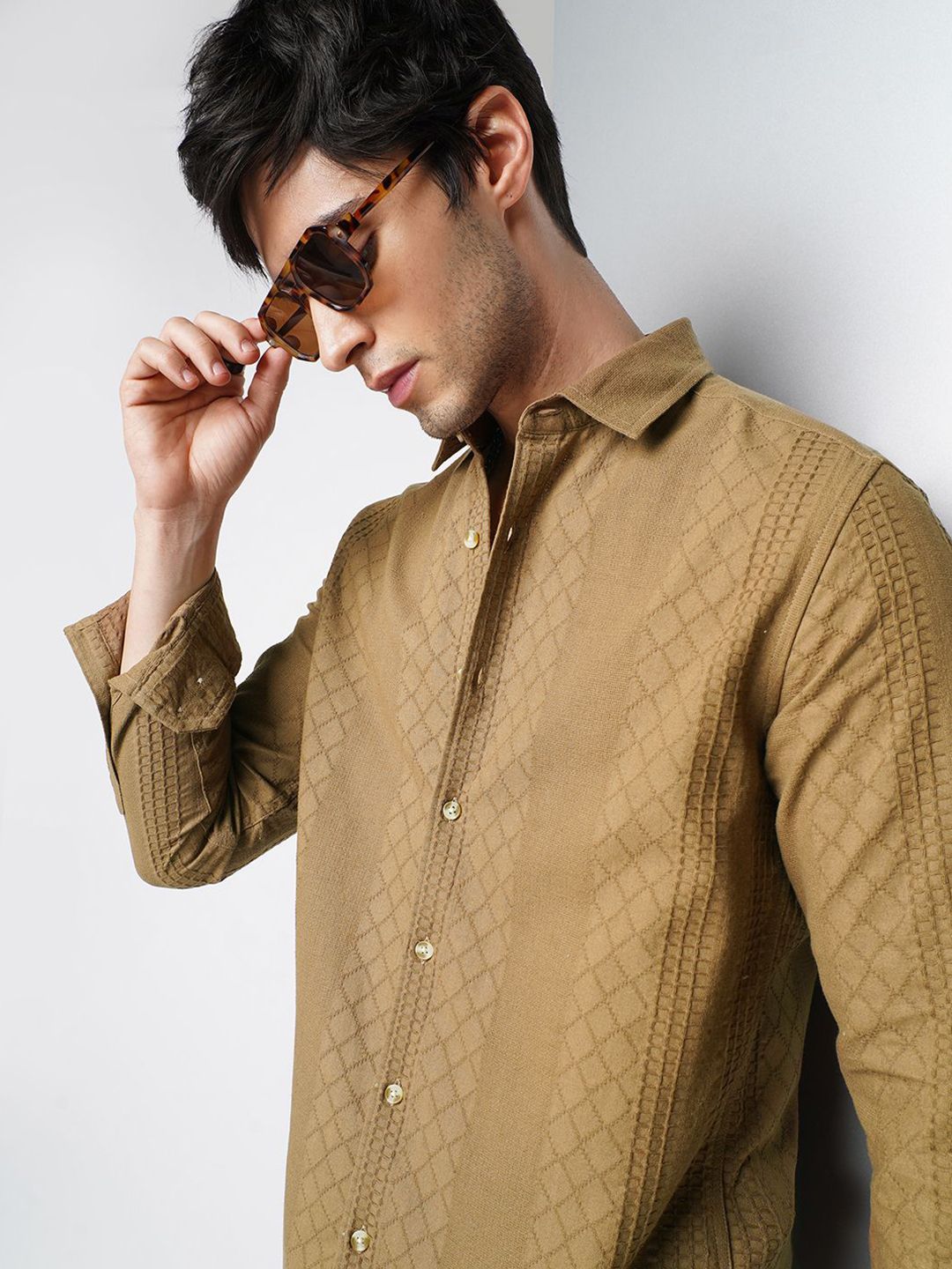 VASTRADO Men Slim Fit Textured Spread Collar Cotton Casual Shirt
