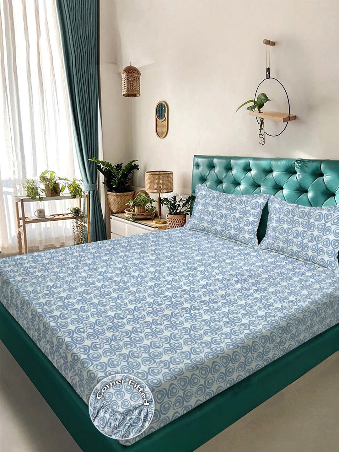 KLOTTHE Blue Geometric 300 TC King Bedsheet with 2 Pillow Covers