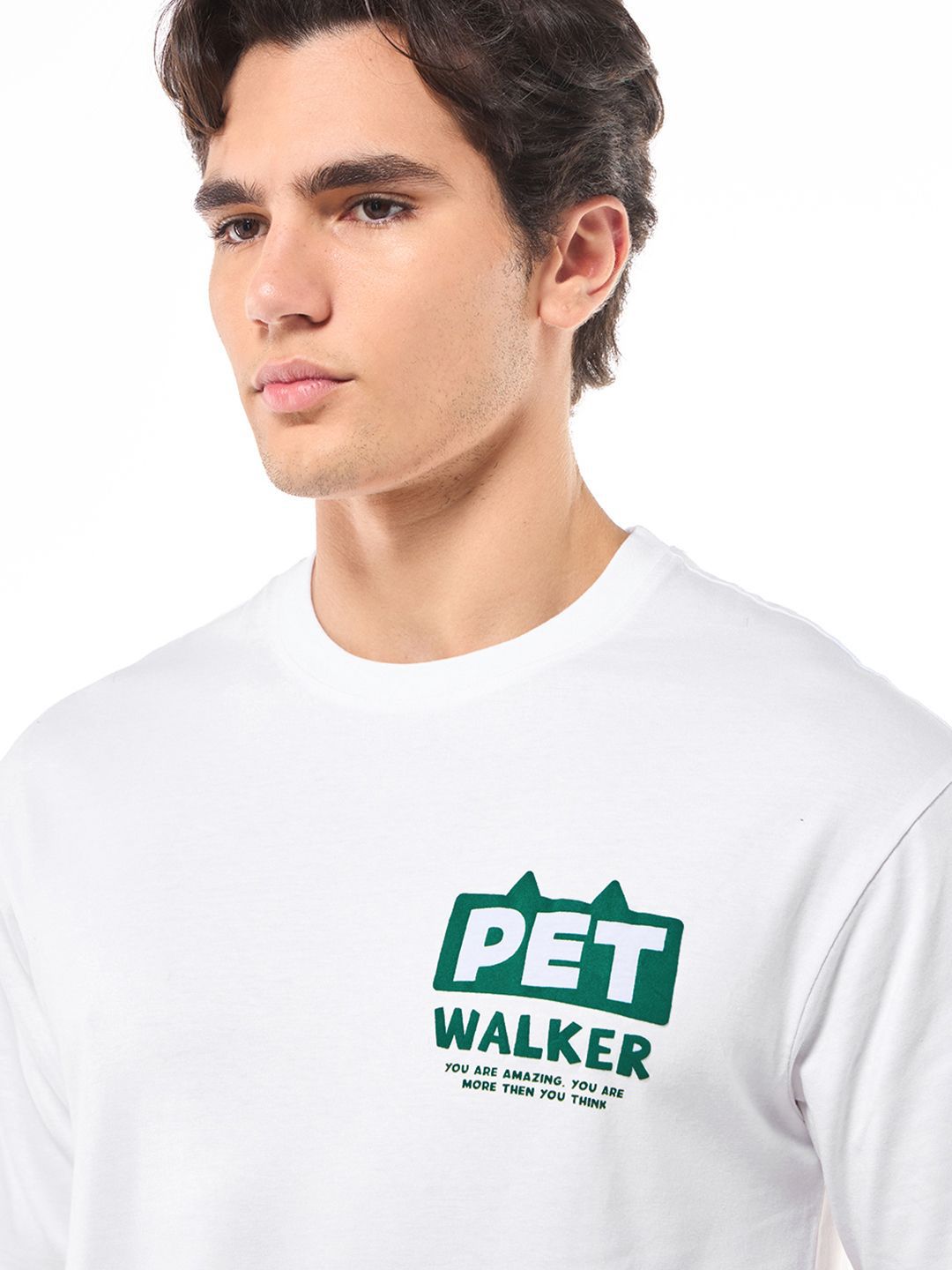 Bewakoof Men Graphic Printed Round Neck Cotton Pure Cotton Oversized T-shirt
