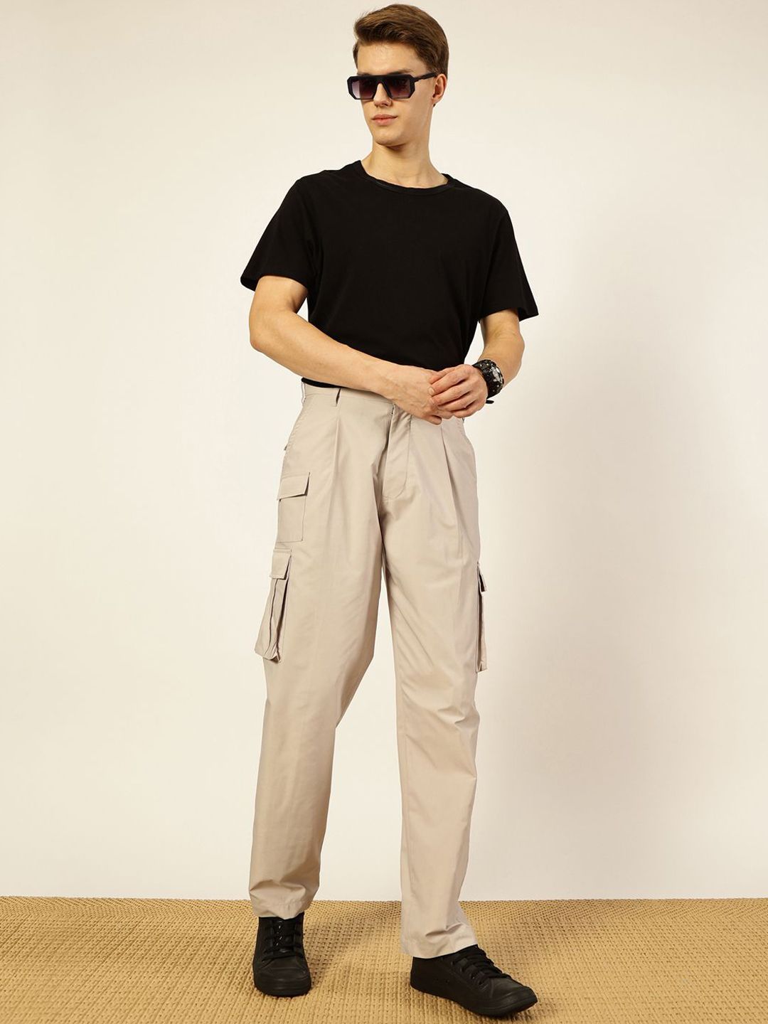 Thomas Scott Men Mid-Rise Loose Fit Cargos