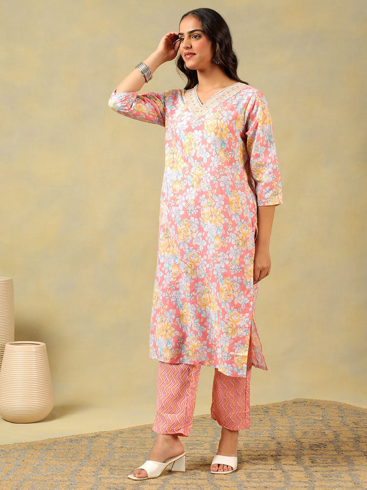 Mamicha Women Floral Printed Regular Thread Work Pure Cotton Kurta with Trousers & With Dupatta