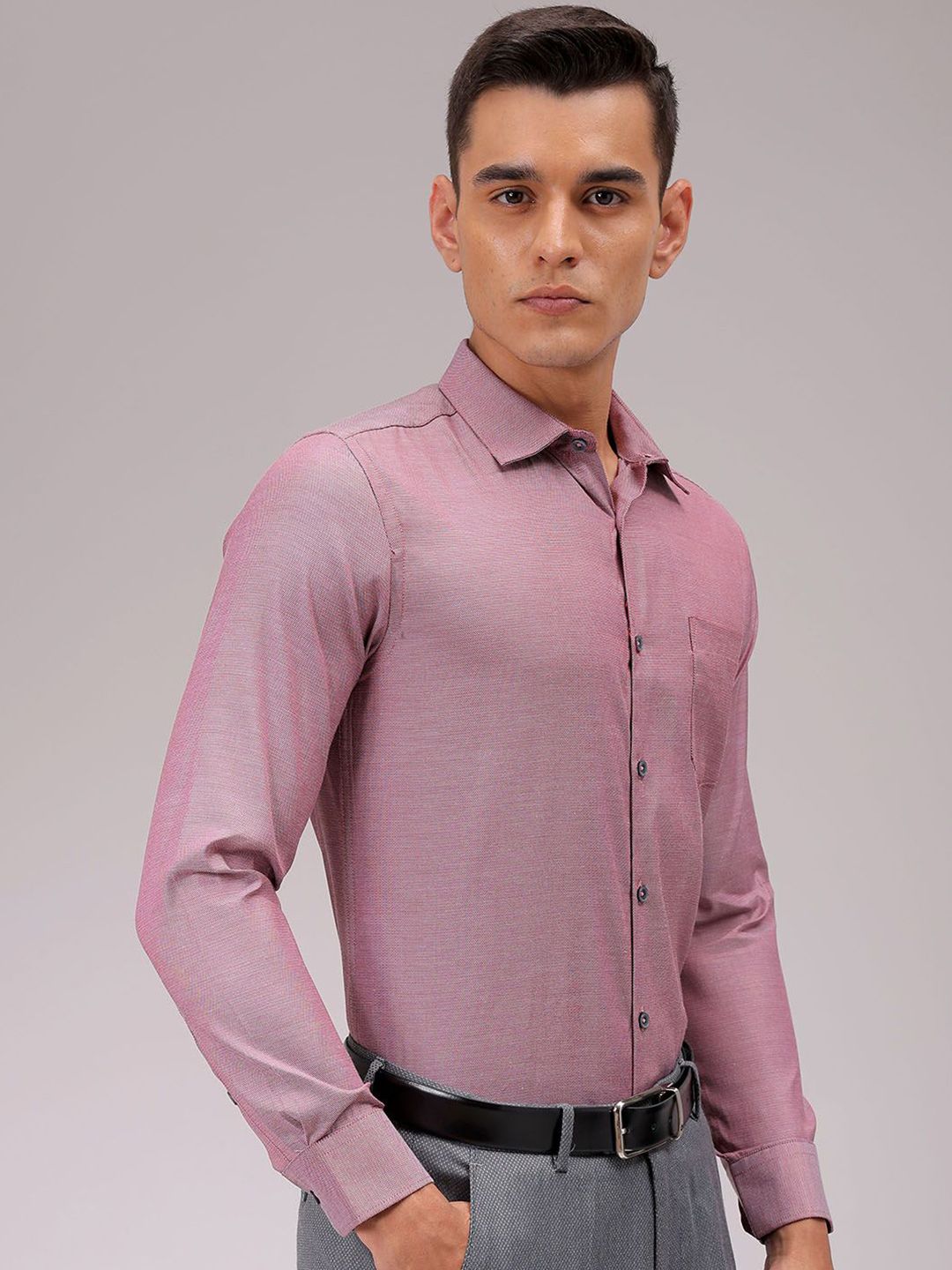 The Indian Garage Co. X Luxe Men Cutaway Collar Solid Slim Fit Formal Shirt
