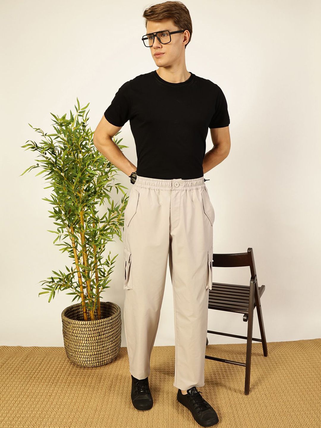 Thomas Scott Men Smart Loose Fit Mid-Rise Easy Wash Cargos Cotton Trousers