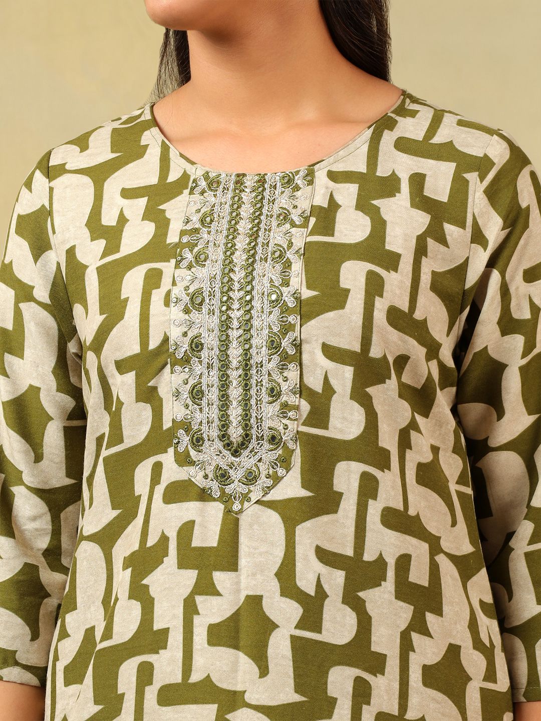 Mamicha Women Printed Regular Thread Work Pure Cotton Kurta with Trousers & With Dupatta