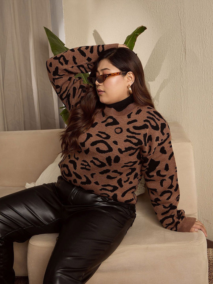 Berrylush Curve Women Animal Printed Long Sleeves Pullover
