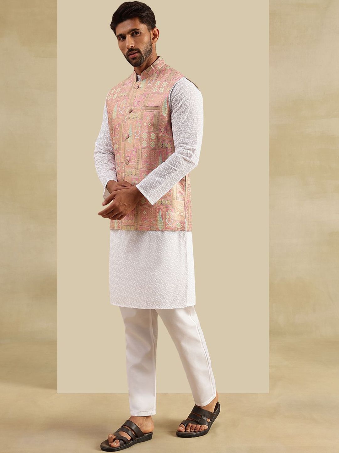 SOJANYA Men Woven Design Woven Design Cotton Kurta with Pyjama & Jacket