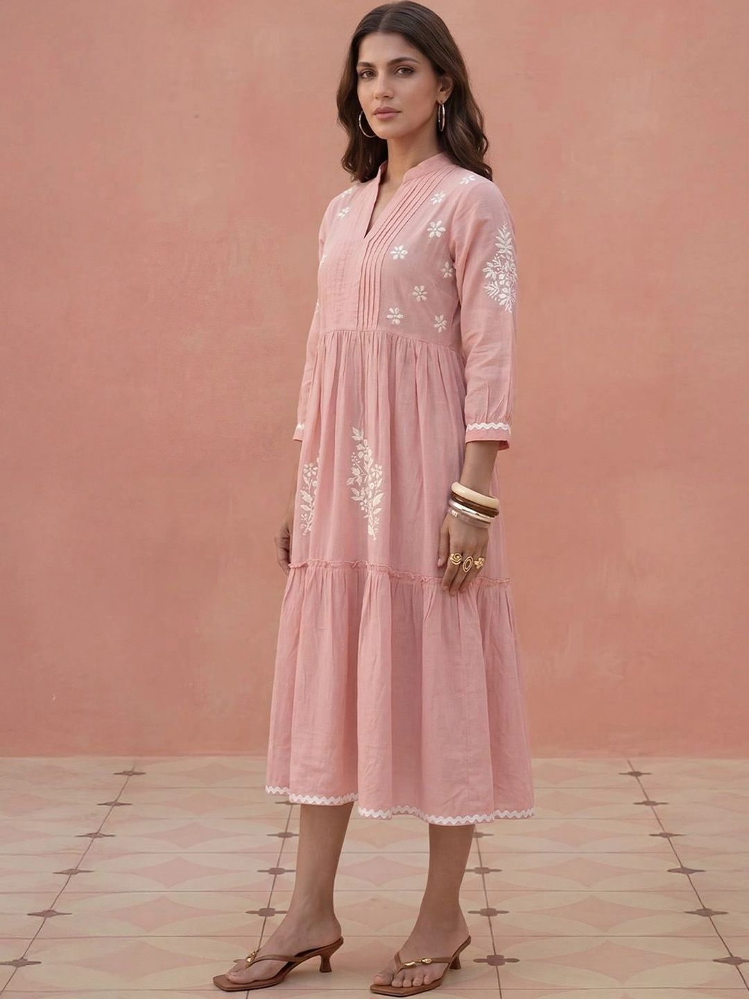 Pakaian Midi A-Line Bersulam Bunga Rumah Chikankari