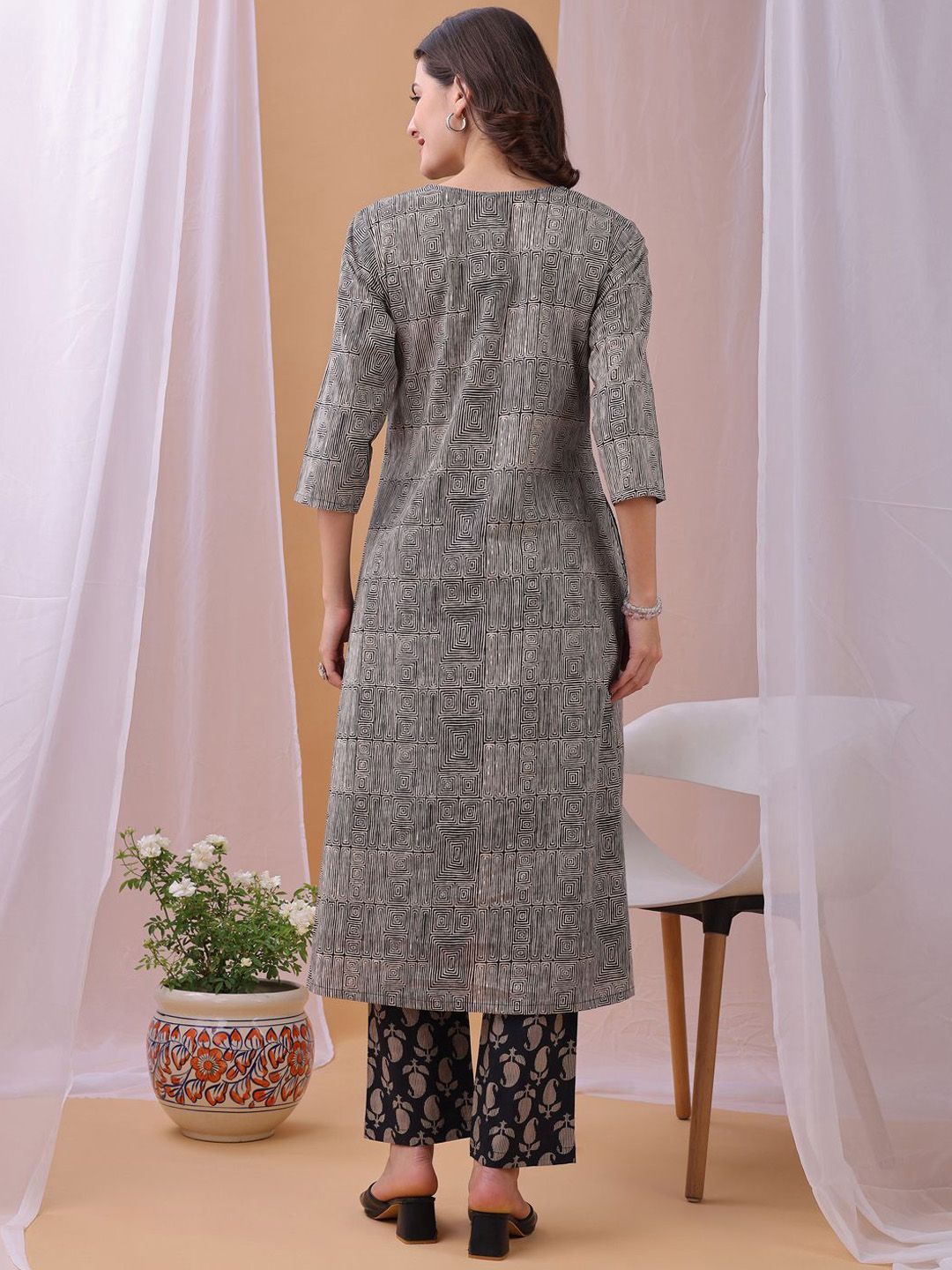 KALINI Women Printed Regular Pure Cotton Kurta with Trousers