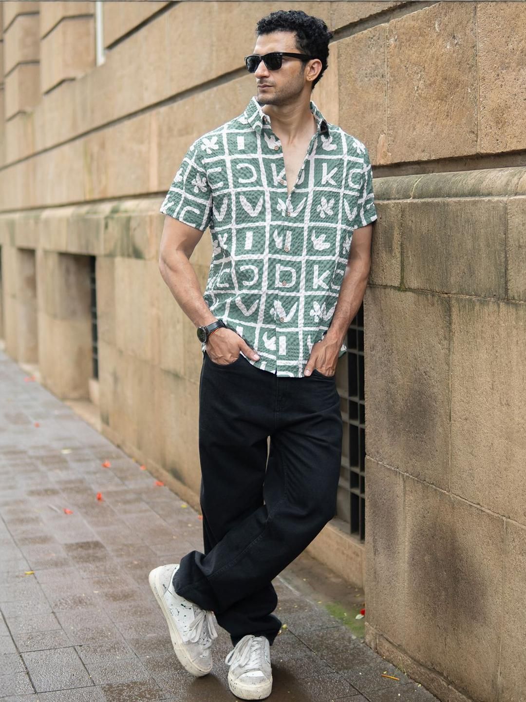 Powerlook Geometric Printed Short Sleeves Shirt
