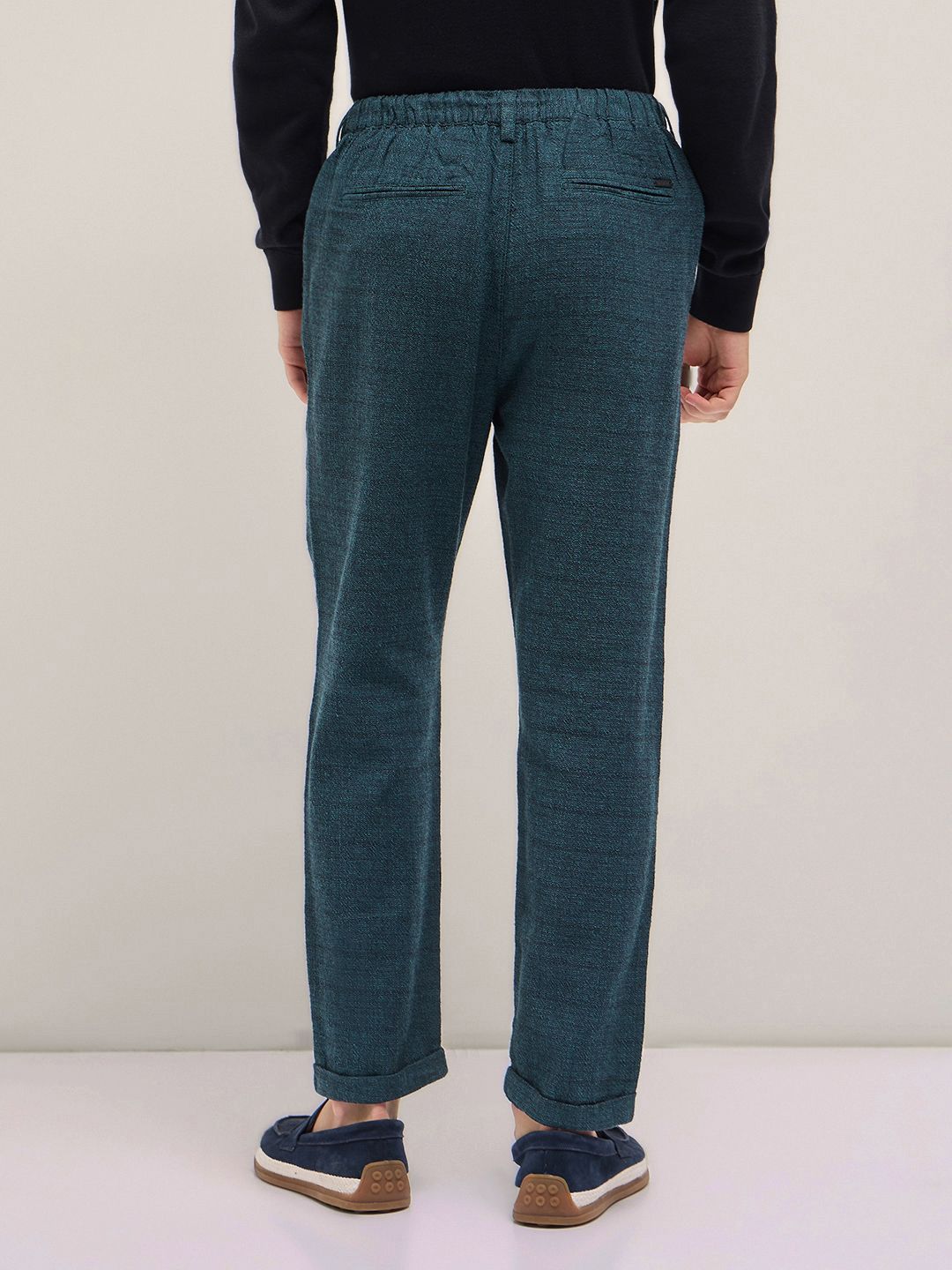 THE BEAR HOUSE Men Textured Tapered Fit Pleated Chinos Trousers