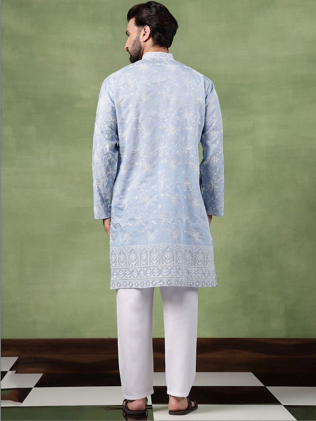 SOJANYA Men Floral Embroidered Thread Work Kurta